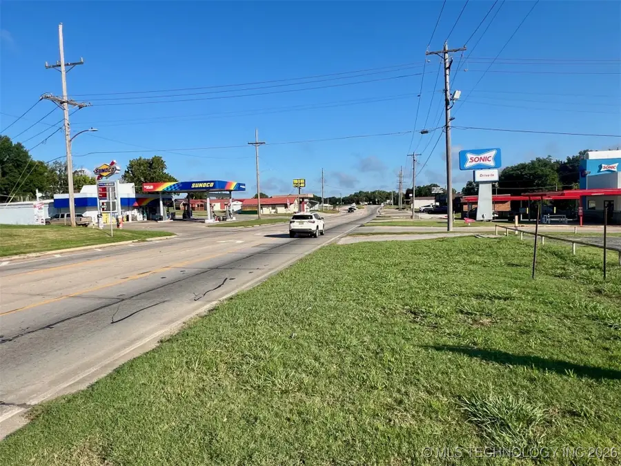 700 N 1st Street N, Madill, OK 73446 - #3