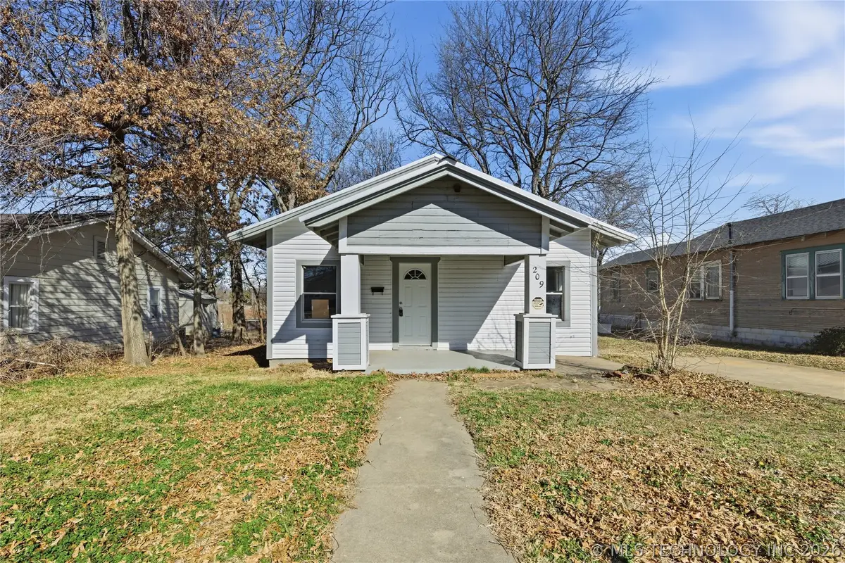 209 E Miami Avenue, Cleveland, OK 74020 - #1