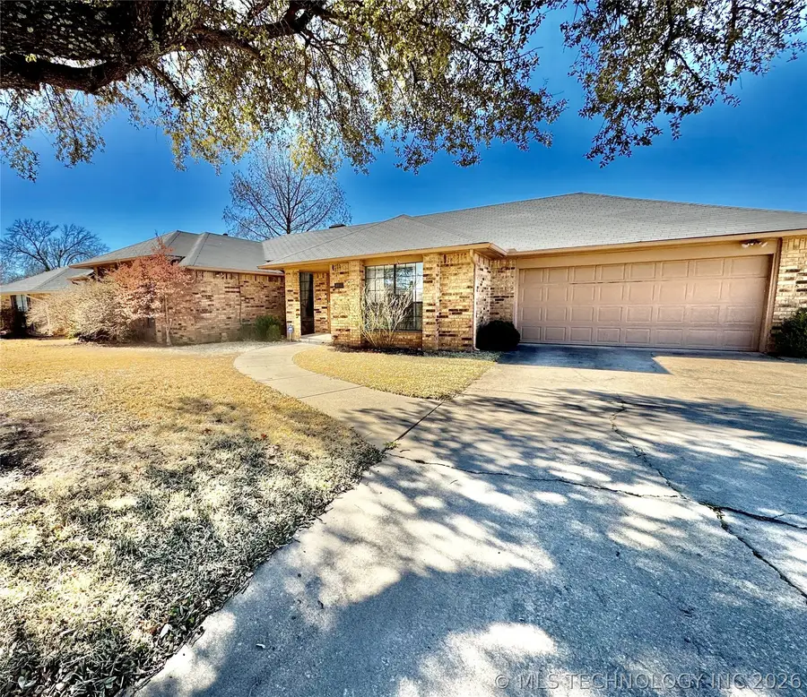 1111 Surrey, Ardmore, OK 73401 - #2