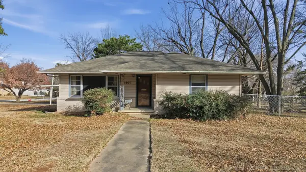 4905 S Columbia Avenue, Tulsa, OK 74105