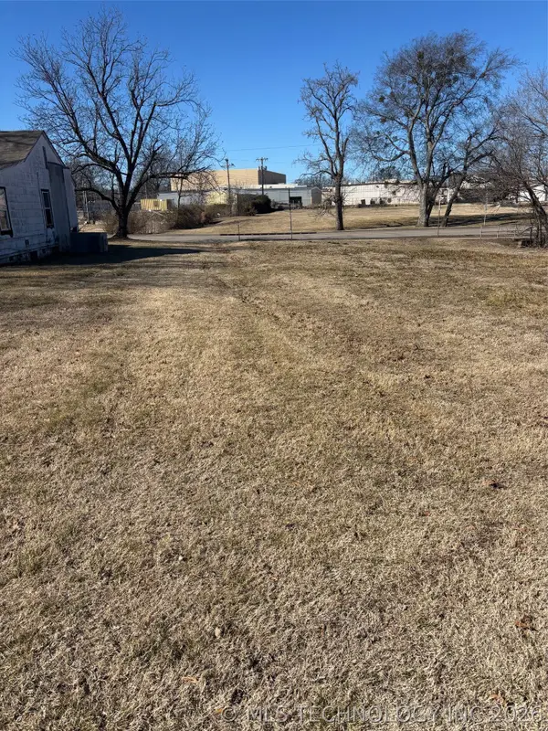 9 S Elliott Street, Pryor, OK 74361