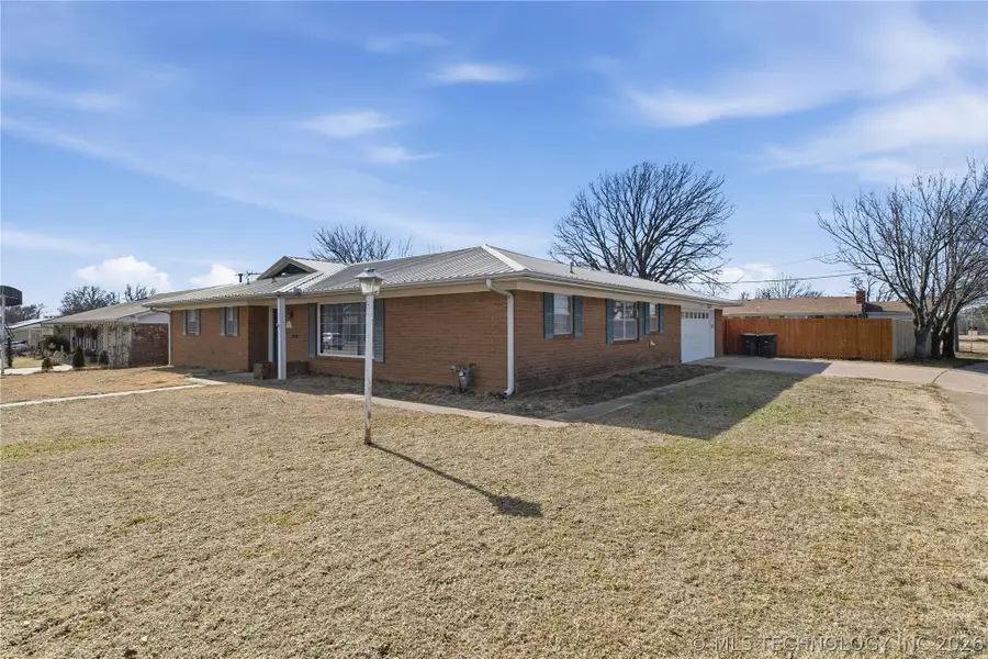 501 Sooner Park Drive, Bartlesville, OK 74006 - #2