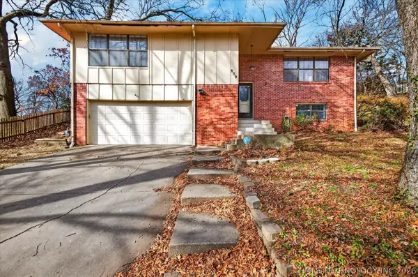 809 Whippoorwill Court, Bartlesville, OK 74006