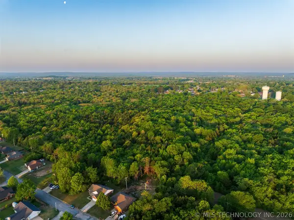 888 Timbercrest Avenue, Okmulgee, OK 74447