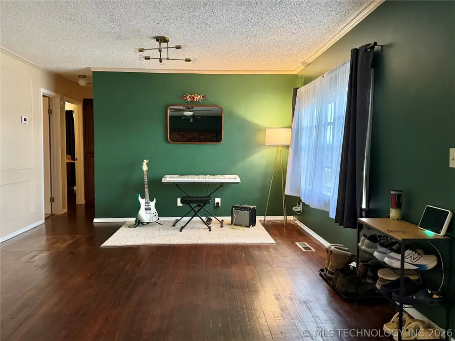 1109 S Chestnut Street, Bristow, OK 74010 - #3