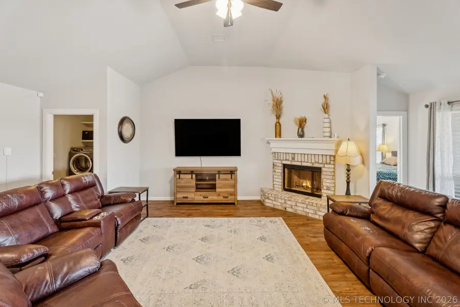 5130 S Walnut Creek Drive W, Sand Springs, OK 74063 - #3