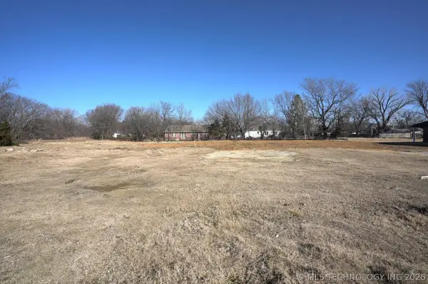 217 W Broadway Street, Owasso, OK 74055