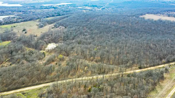 8 N 3800 Road, Wetumka, OK 74883