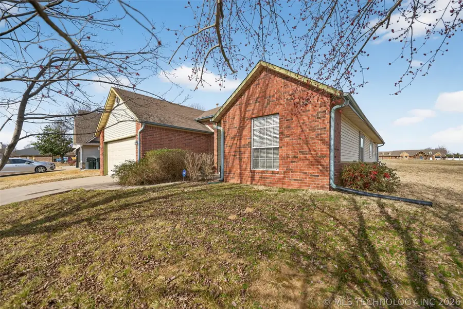 2502 SW Wolf Run Drive, Claremore, OK 74017 - #2
