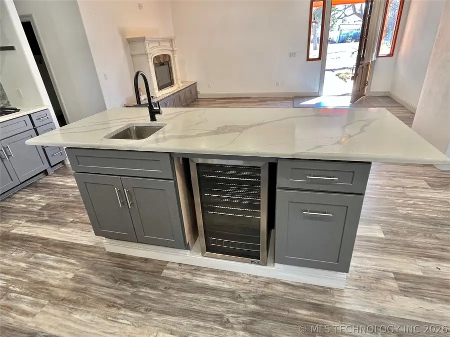 209 9th Avenue Nw, Madill, OK 73446 - #3