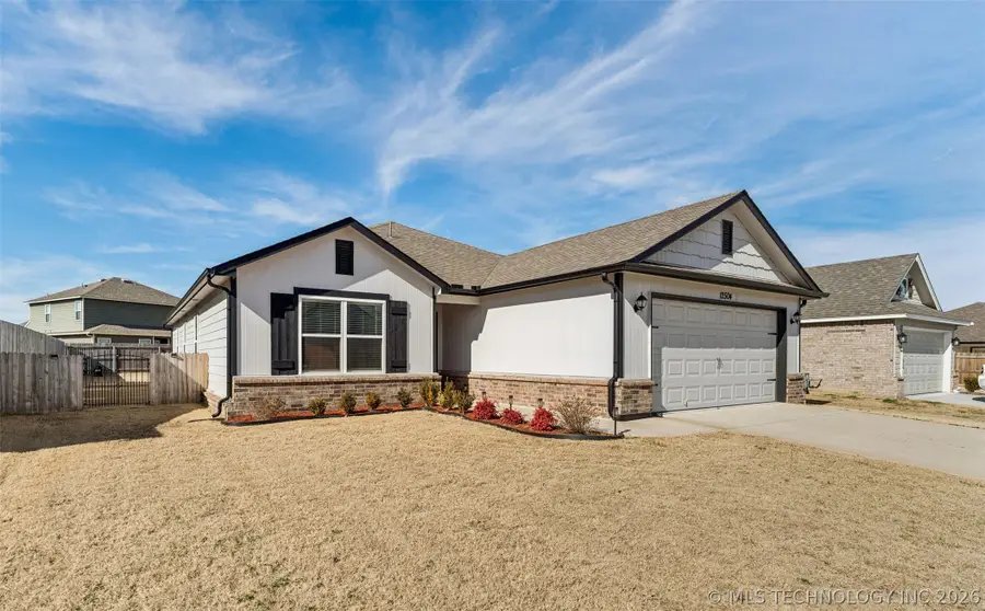 12504 N 132nd East Avenue, Owasso, OK 74055 - #2