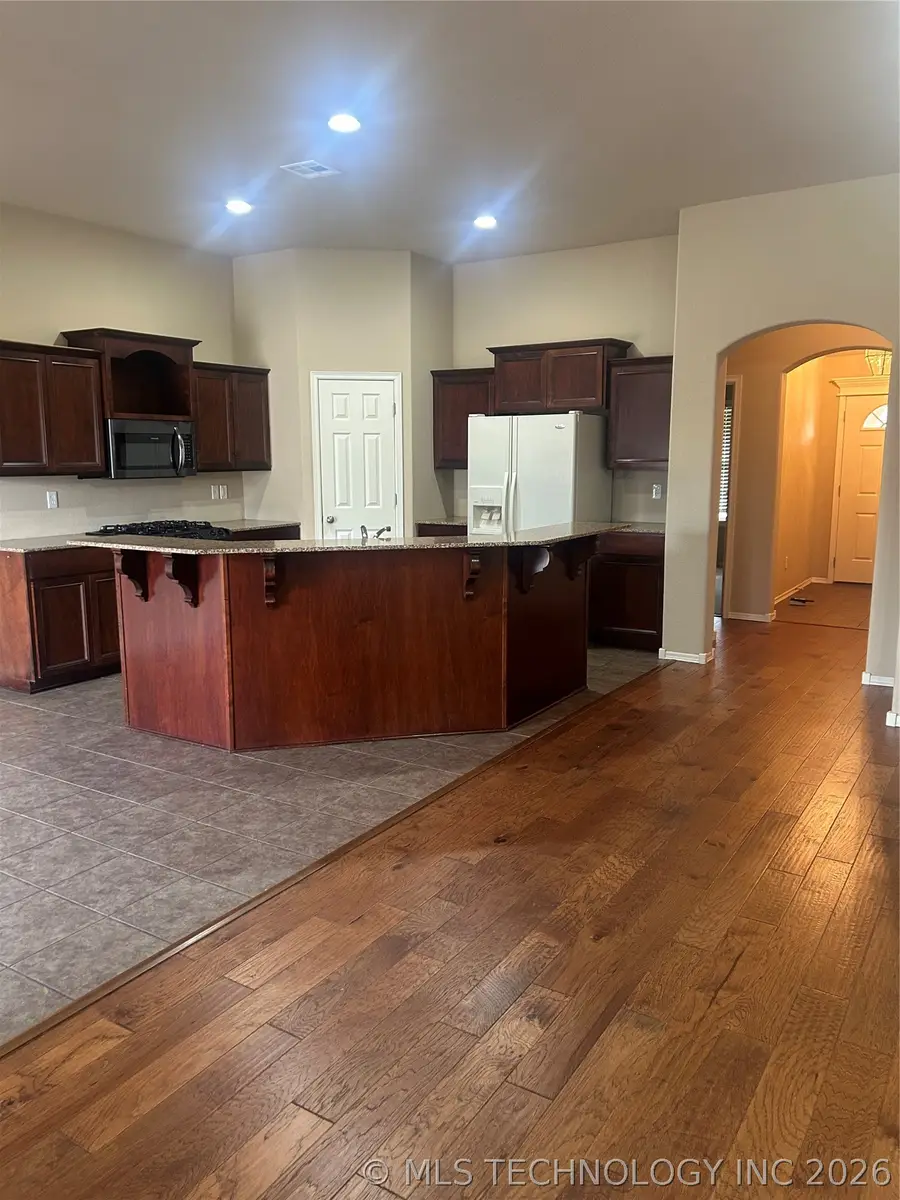 14009 E 101st Street N, Owasso, OK 74055 - #2