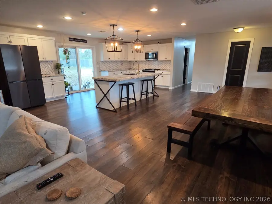 8523 E 121st Street S, Bixby, OK 74008 - #3