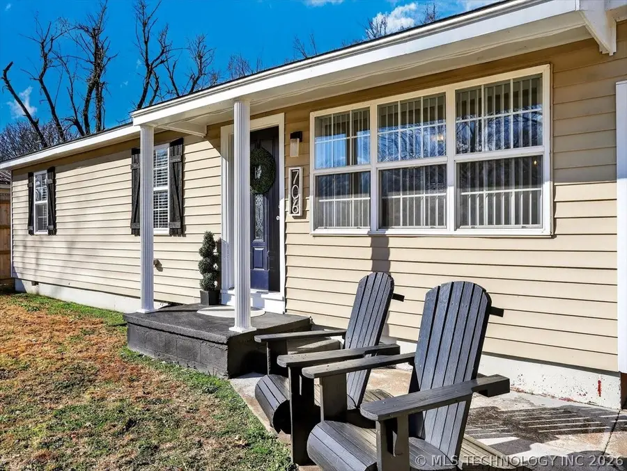 706 6th Avenue, Warner, OK 74469 - #3