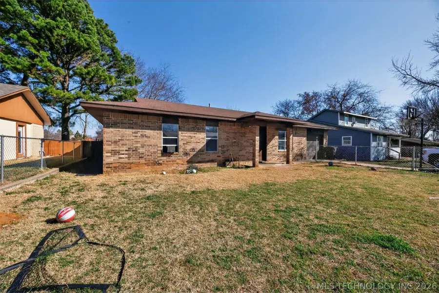 204 Umstead, Colbert, OK 74733 - #2