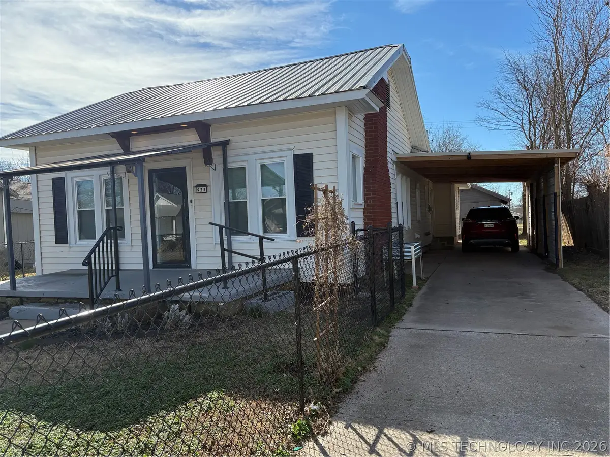 933 E Maple Street, Cushing, OK 74023 - #1