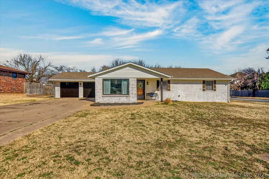 6720 Dorsett Drive, Bartlesville, OK 74006 - #2