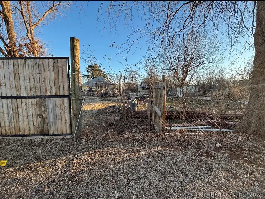 906 W Washington, Guthrie, OK 73044 - #2