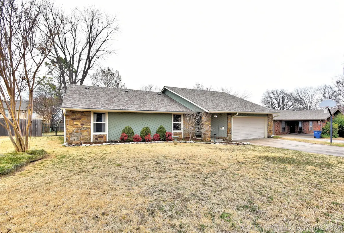 9213 E 68th Street, Tulsa, OK 74133 - #1