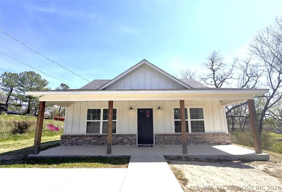 411 S Lee Avenue, Tahlequah, OK 74464 - #2