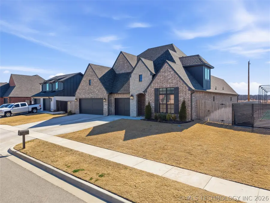 5812 E 128th Street S, Tulsa, OK 74008 - #2