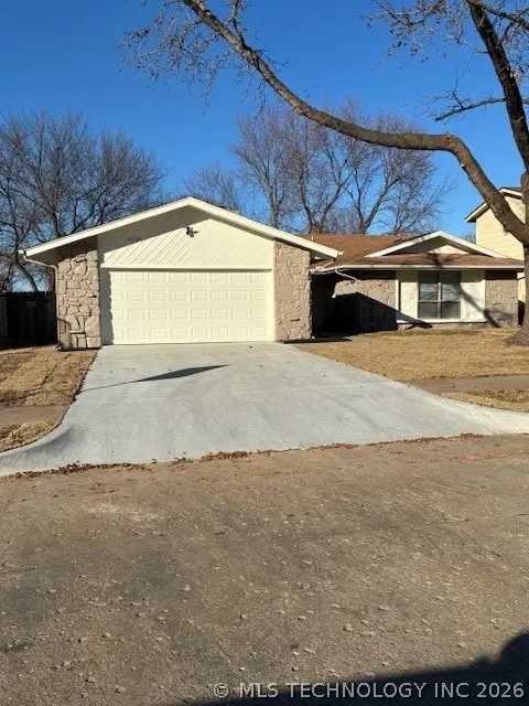 2204 W Boston Street, Broken Arrow, OK 74012