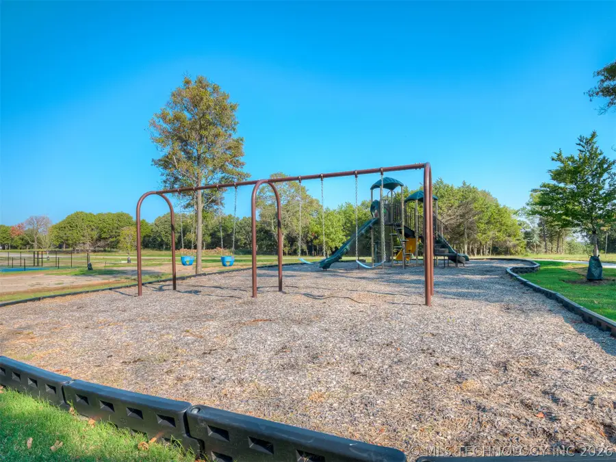 223 Patriot Pointe, Eufaula, OK 74432 - #3