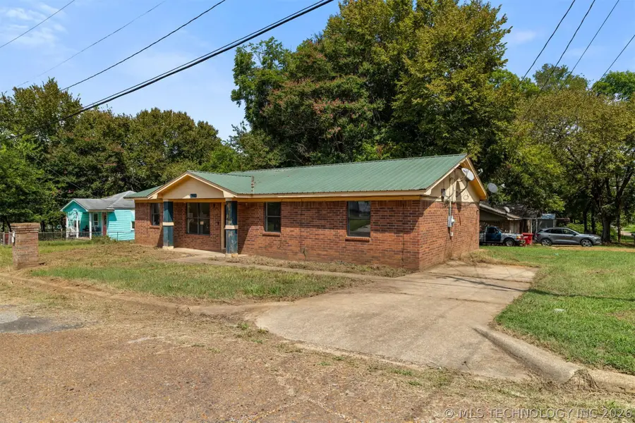 911 S K Street, Hugo, OK 74743 - #2