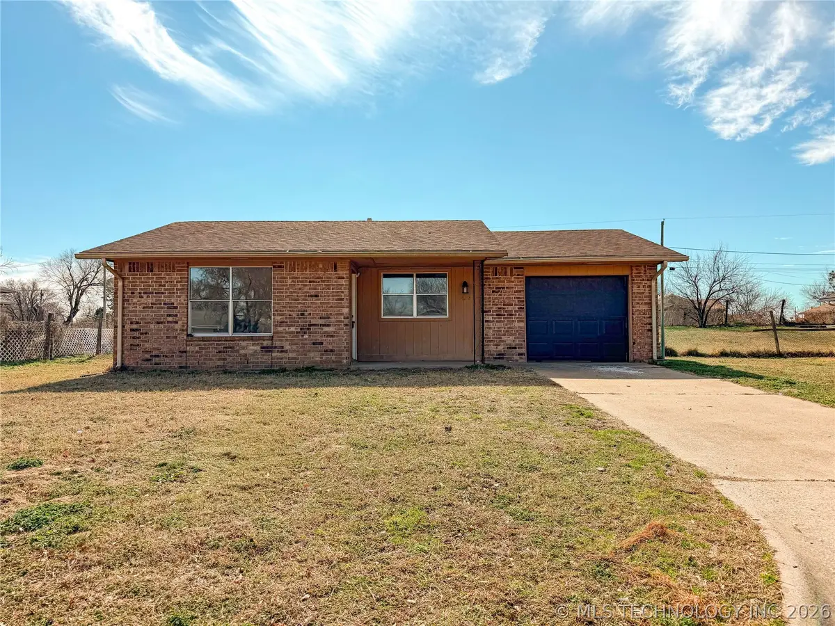 422 E 24th Street, Okmulgee, OK 74447 - #1