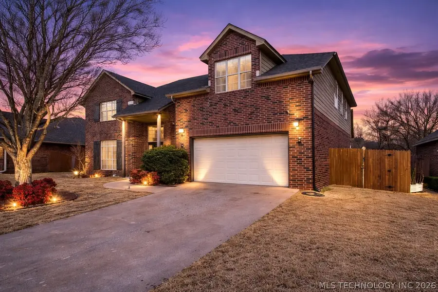 617 N Willow Avenue, Broken Arrow, OK 74012 - #3