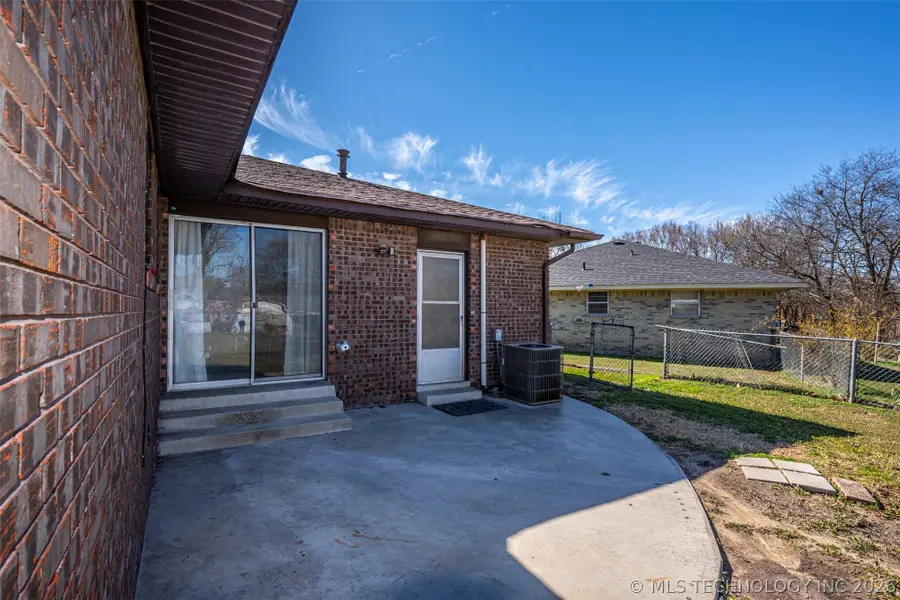 904 W 24th Street, Ada, OK 74820 - #3