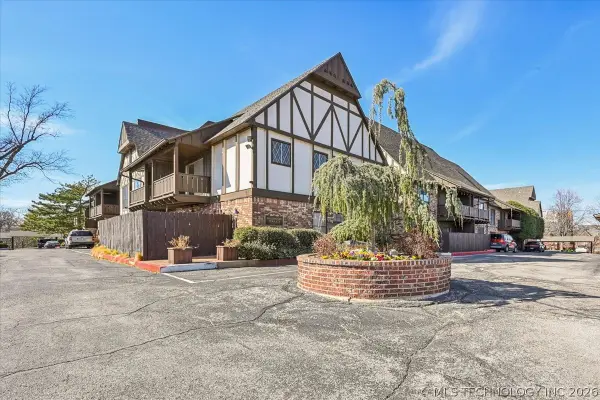 2224 S Boston Avenue #220, Tulsa, OK 74114