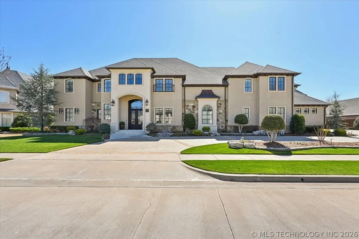 5909 W Twin Oaks Street, Broken Arrow, OK 74011 - #1