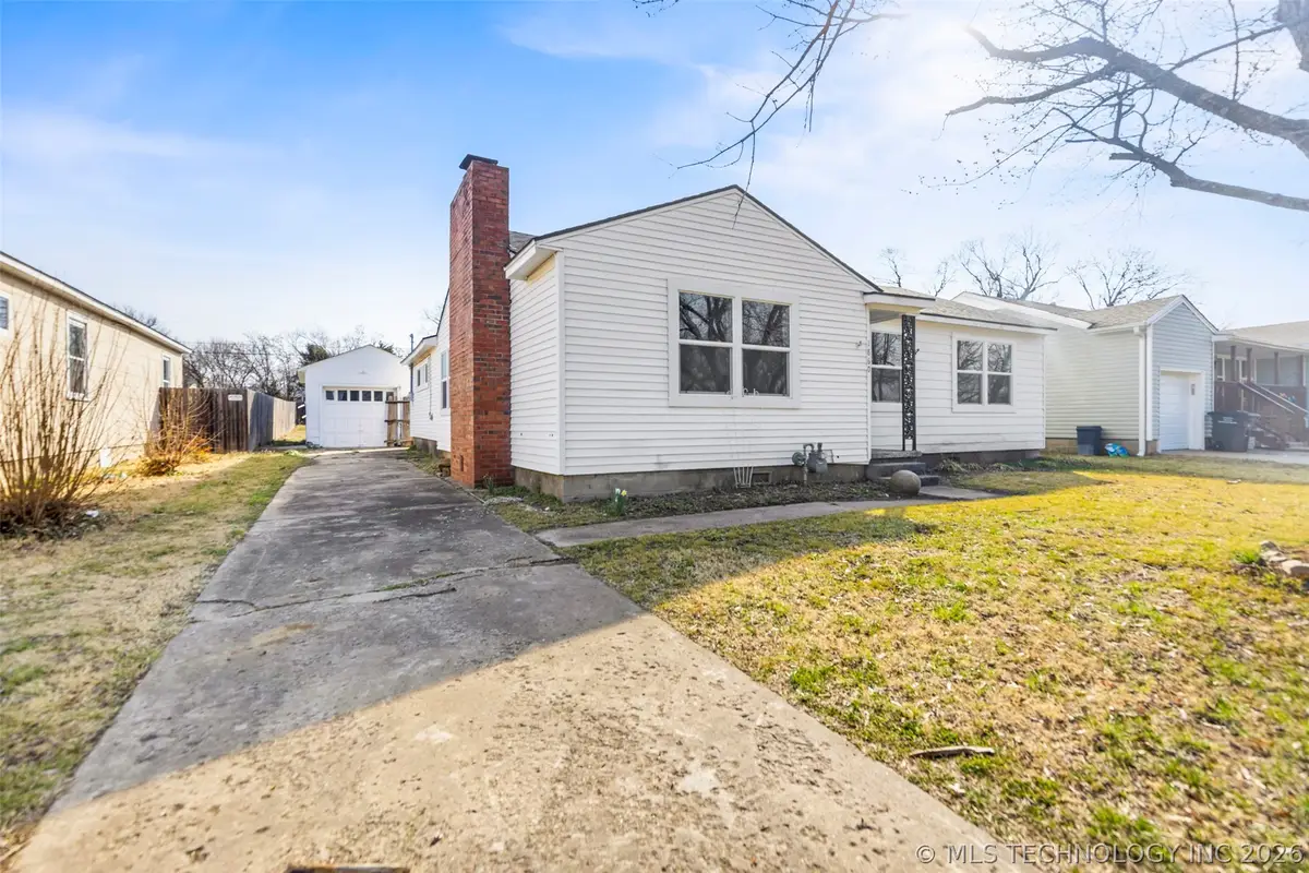 1860 S Armstrong Avenue, Bartlesville, OK 74003 - #1