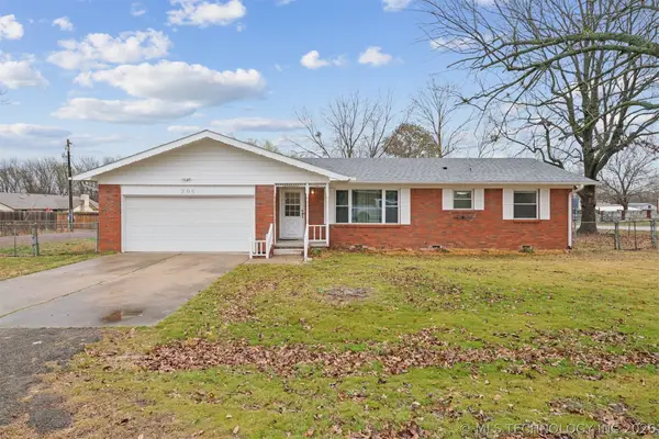 205 S Mary Avenue, Wagoner, OK 74467