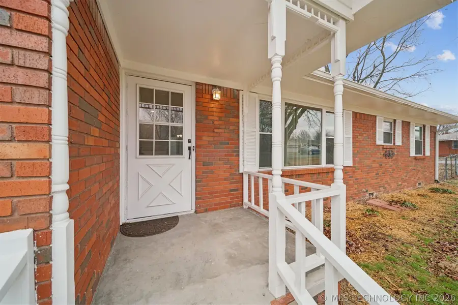 205 S Mary Avenue, Wagoner, OK 74467 - #2