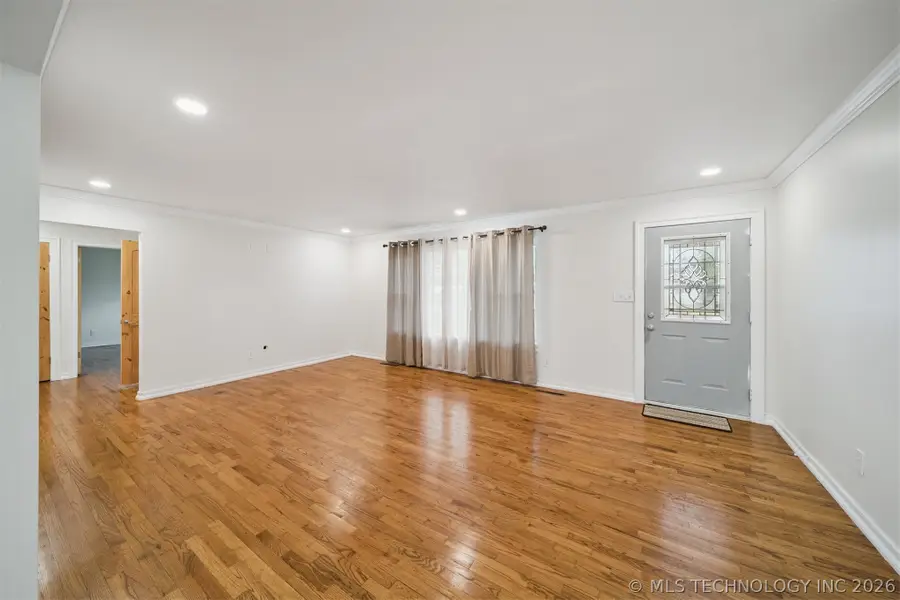 205 S Mary Avenue, Wagoner, OK 74467 - #3