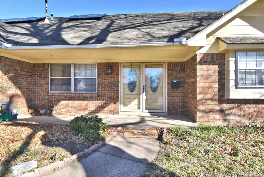 7011 E 52nd Place, Tulsa, OK 74145 - #3