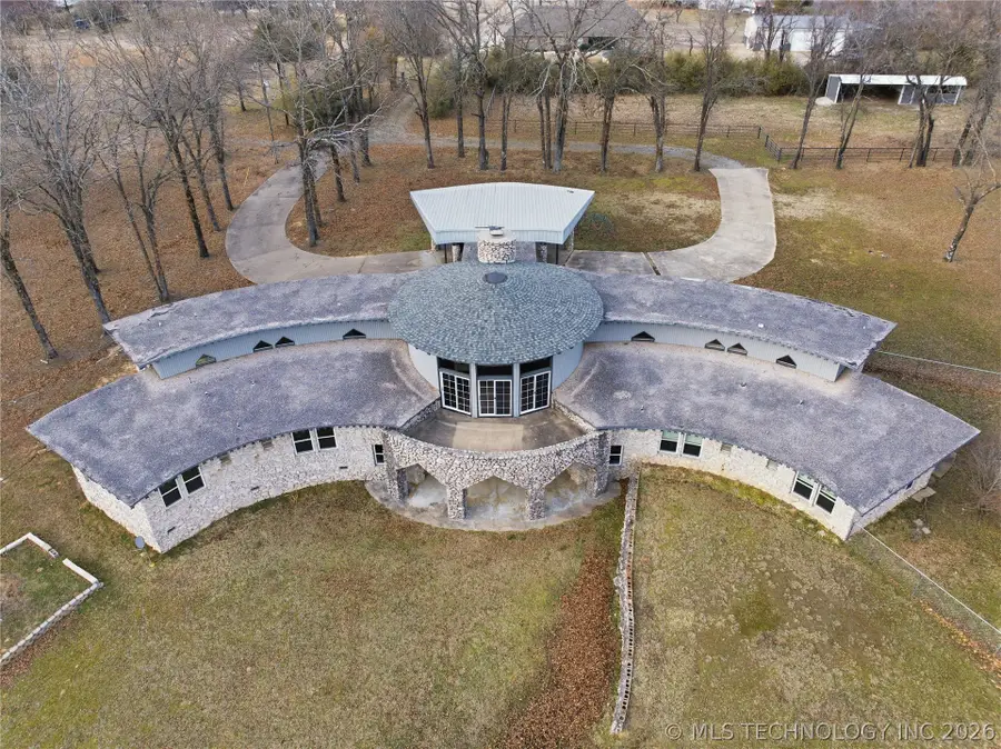 140 W Taylor Drive, Sallisaw, OK 74955 - #3