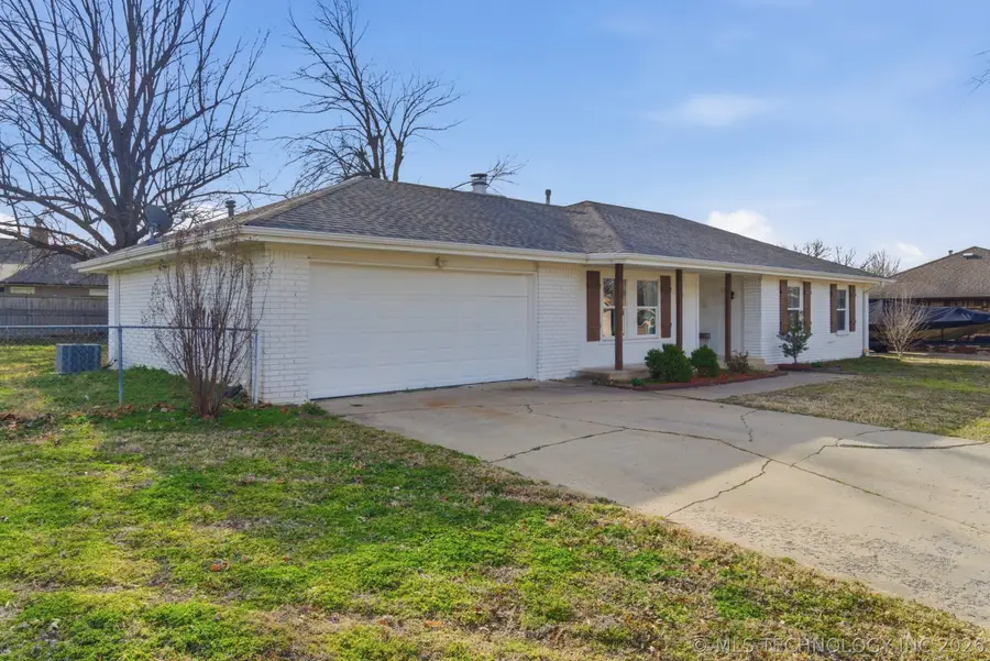 11809 N 104th East Avenue, Owasso, OK 74021 - #2