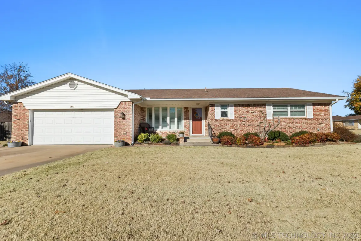 1807 Crestview Drive, Okmulgee, OK 74447 - #1