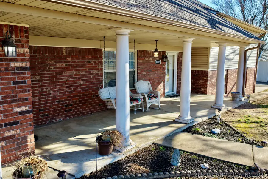 1002 W Knisley Avenue, Checotah, OK 74426 - #3