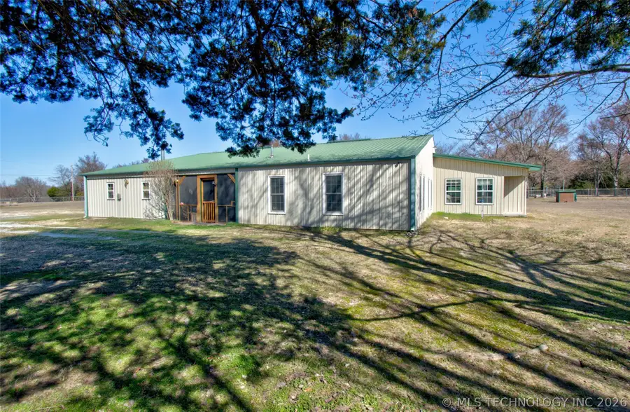 8677 E 63rd Street S, Braggs, OK 74423 - #2