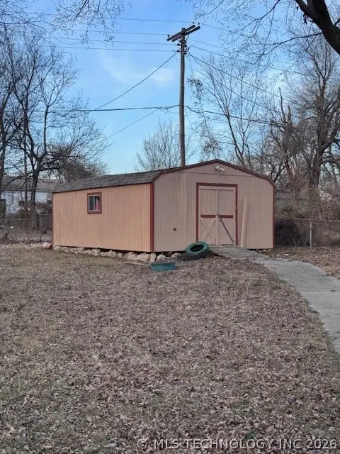 561 E 42nd Place, Tulsa, OK 74106 - #2
