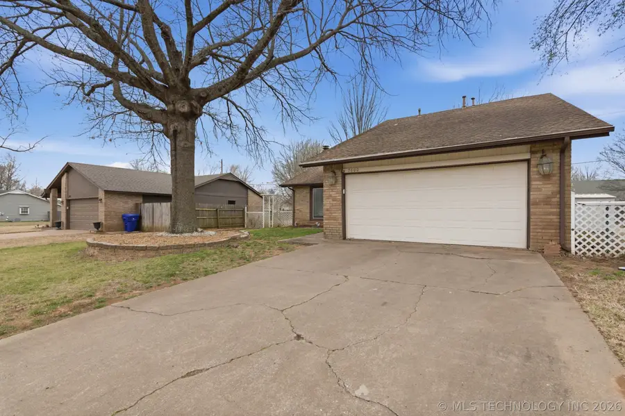 7600 S Maple Avenue, Broken Arrow, OK 74011 - #2