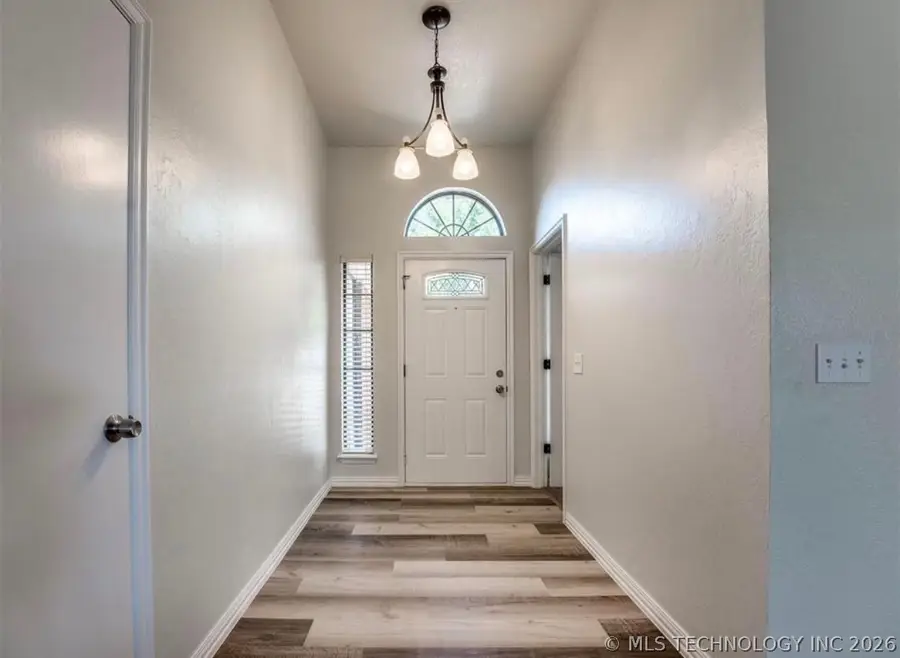 405 Crestland Dr East Avenue, Norman, OK 73071 - #3