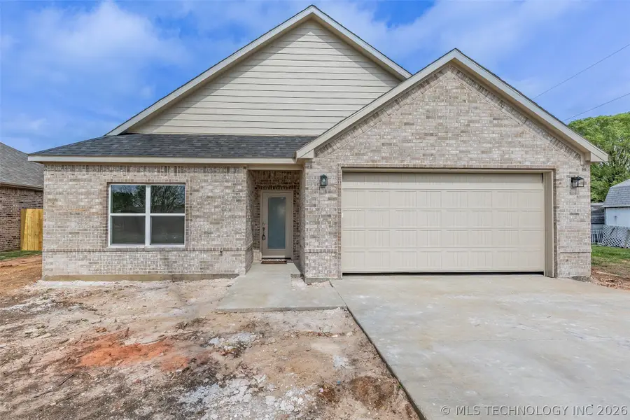 112 S B Street, Calera, OK 74730 - #2