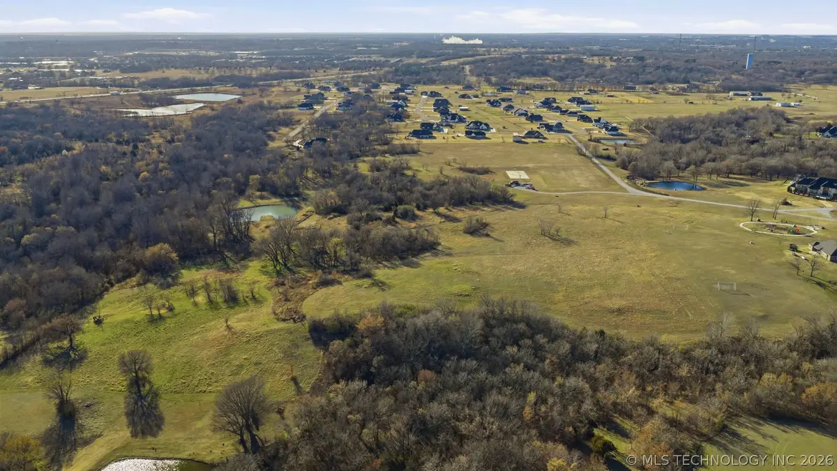 39 S 305th East Avenue, Coweta, OK 74429 - #1