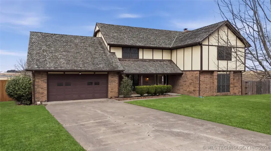 438 Chisholm Circle, Bartlesville, OK 74006 - #2