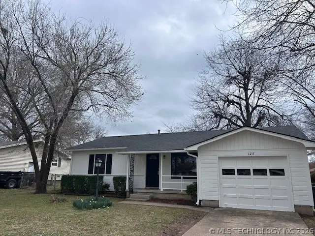 125 E Powell Street, Claremore, OK 74017 - #1